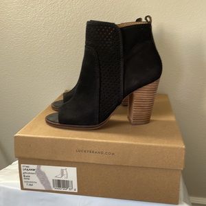 Lucky Brand Women’s Ankle Boots Perforated Upper Open Toe Booties Black Sz 7.5